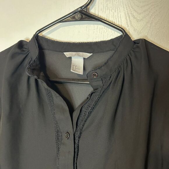 H&M Elegant Black Button-Down Blouse with Lace Detail C67 - Picture 3 of 7